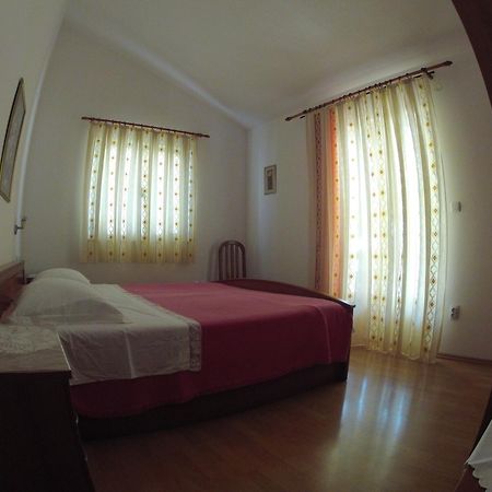 Apartments Goic Jelsa  Kamer foto
